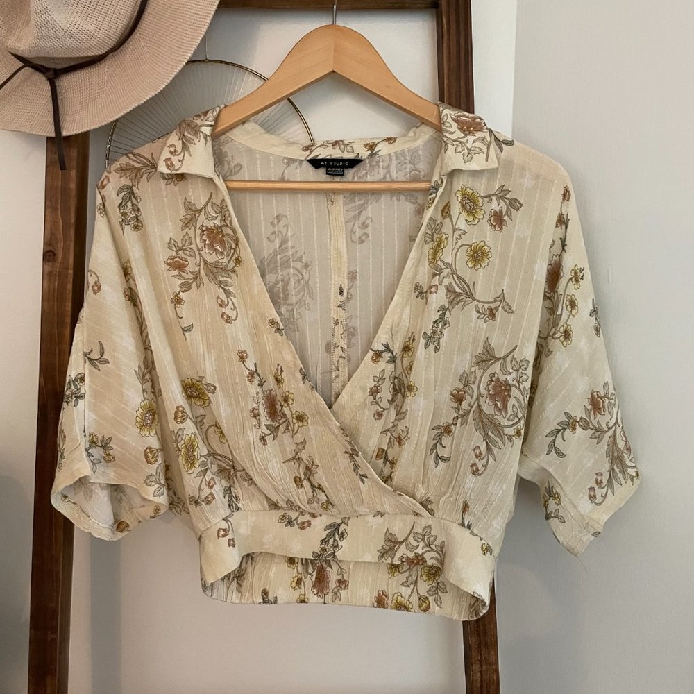 AE STUDIO Floral Bohemian Top